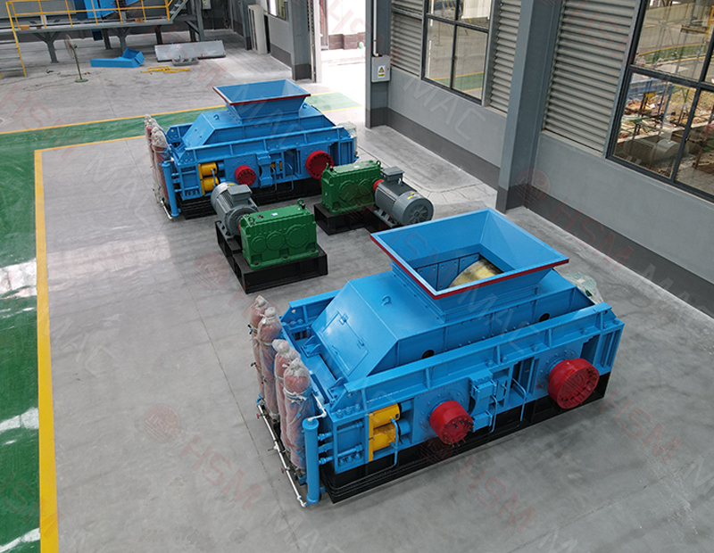 砂厂河卵石 / 花岗岩制砂_巩义华盛铭对辊制砂机型号齐全