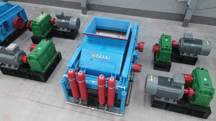 麻古石制砂设备怎么选？华盛铭对辊破耐用省电两不误